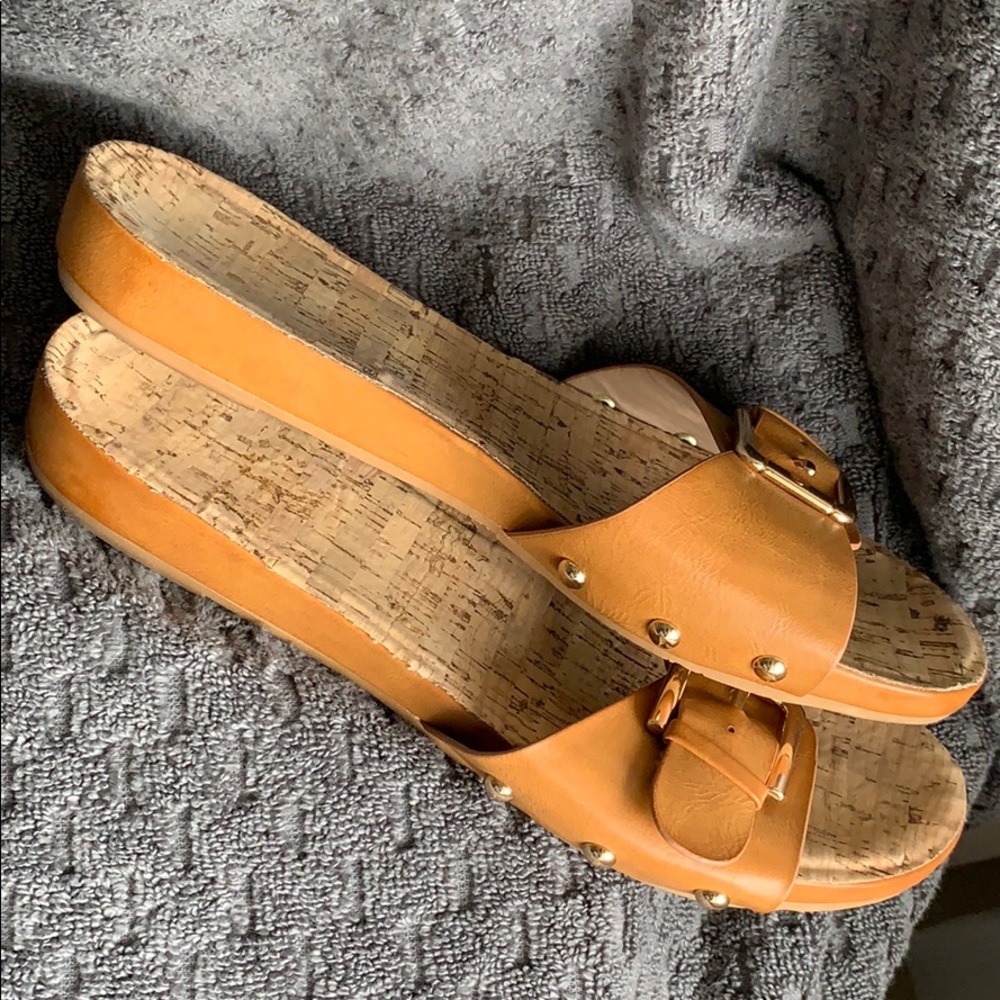 🔹RESTRICTED Vegan Leather Slides, size 8 - Picture 3 of 5
